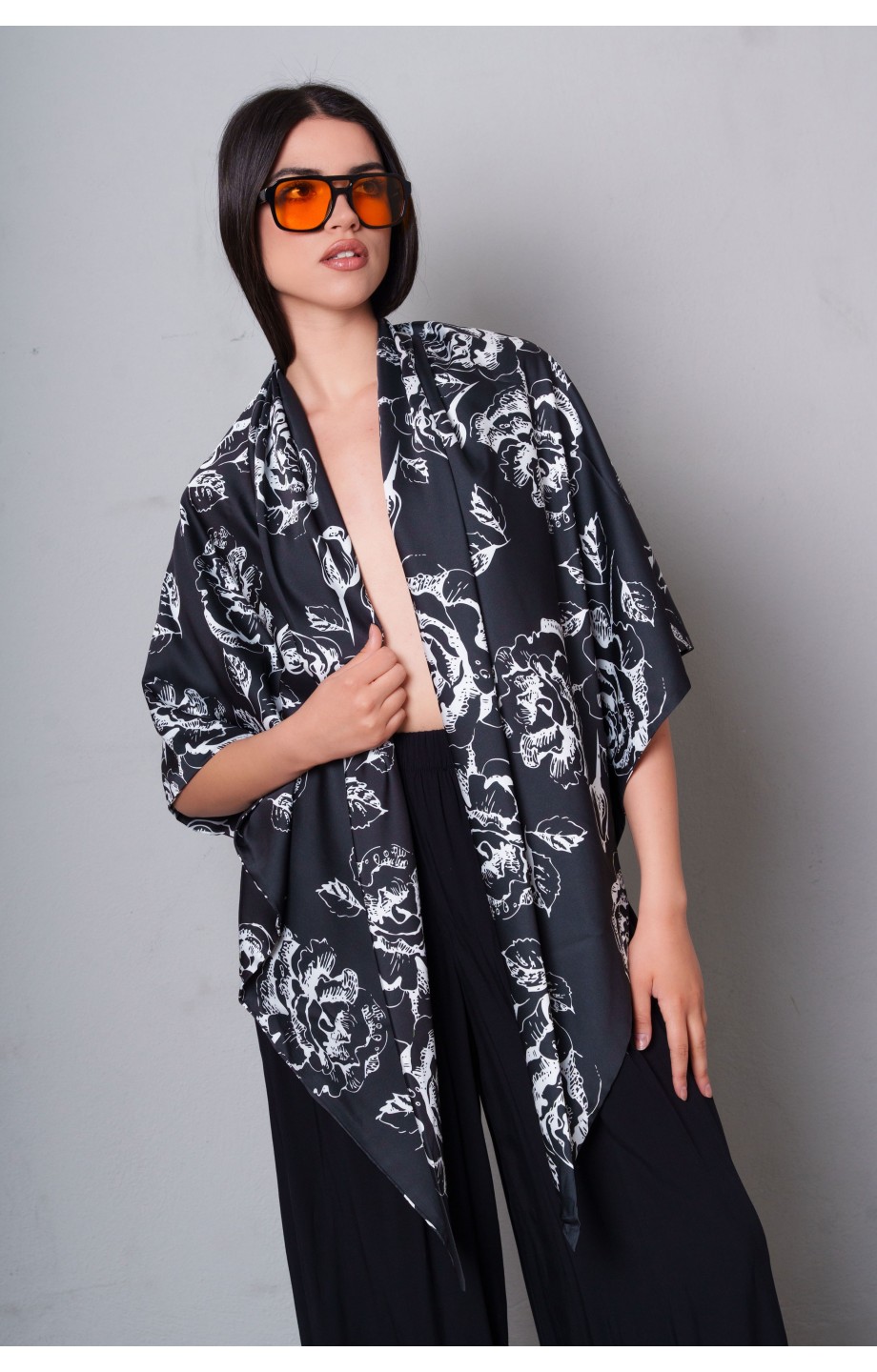 CN LOGO FLOWER SCARF CN LOGO FLOWER SCARF