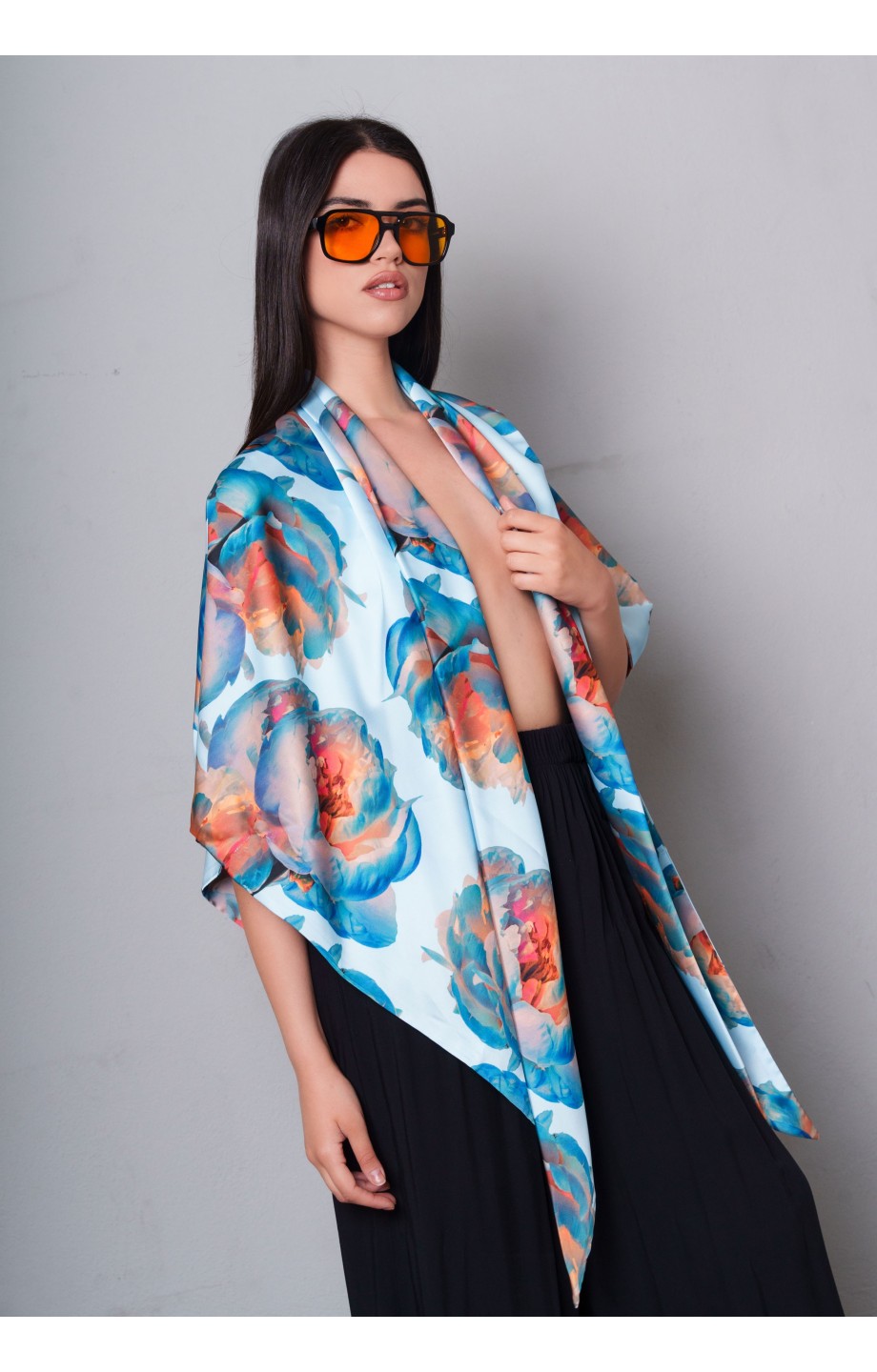 CN LOGO FLOWER SCARF
